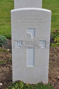 MONT HUON MILITARY CEMETERY, LE TREPORT - PARKINSON, H