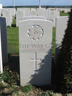 MONT HUON MILITARY CEMETERY, LE TREPORT - PAXTON, JAMES