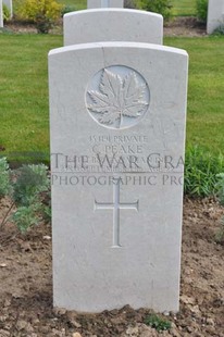 MONT HUON MILITARY CEMETERY, LE TREPORT - PEAKE, C