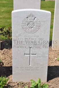 MONT HUON MILITARY CEMETERY, LE TREPORT - PEARCE, JAMES HALE