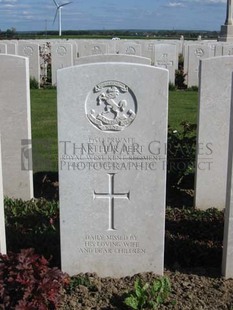 MONT HUON MILITARY CEMETERY, LE TREPORT - PEET, ARTHUR