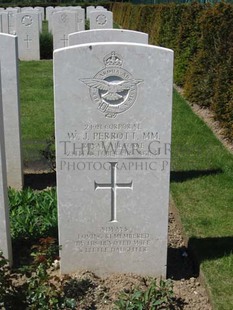 MONT HUON MILITARY CEMETERY, LE TREPORT - PERROTT, WILSON JOHN