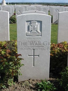 MONT HUON MILITARY CEMETERY, LE TREPORT - PESCOD, J