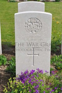 MONT HUON MILITARY CEMETERY, LE TREPORT - PHILLIPS, EDWARD GEORGE