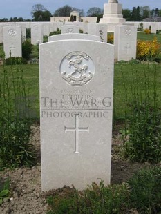 MONT HUON MILITARY CEMETERY, LE TREPORT - PHILLIPS, JOHN