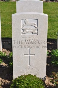 MONT HUON MILITARY CEMETERY, LE TREPORT - PICKARD, GEORGE