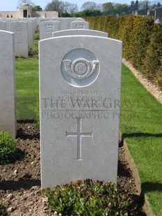 MONT HUON MILITARY CEMETERY, LE TREPORT - PICKERSGILL, CLIFFORD MILES