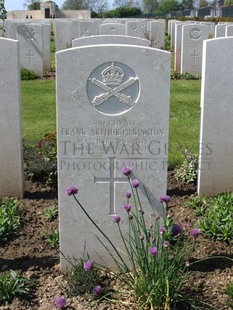 MONT HUON MILITARY CEMETERY, LE TREPORT - PILKINGTON, FRANK ARTHUR