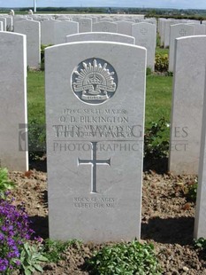 MONT HUON MILITARY CEMETERY, LE TREPORT - PILKINGTON, OLIVER DANIEL