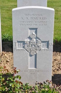 MONT HUON MILITARY CEMETERY, LE TREPORT - PINKARD, ALFRED ARTHUR