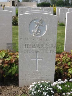 MONT HUON MILITARY CEMETERY, LE TREPORT - PIPER, WALTER GEORGE