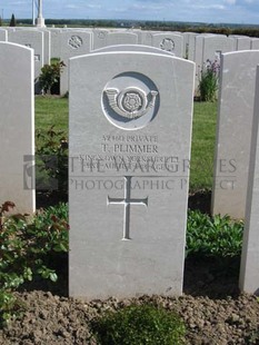 MONT HUON MILITARY CEMETERY, LE TREPORT - PLIMMER, TOM