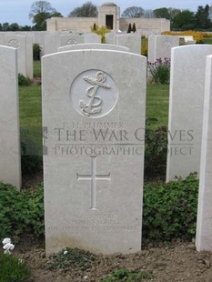 MONT HUON MILITARY CEMETERY, LE TREPORT - PLUMMER, PERCY HAROLD