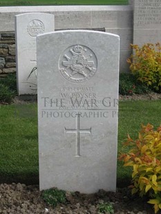 MONT HUON MILITARY CEMETERY, LE TREPORT - POYSER, W