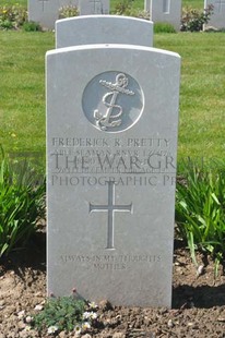 MONT HUON MILITARY CEMETERY, LE TREPORT - PRETTY, FREDERICK ROBERT