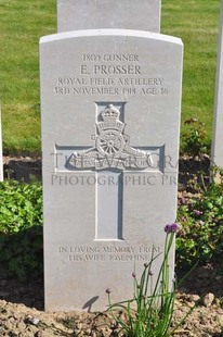 MONT HUON MILITARY CEMETERY, LE TREPORT - PROSSER, EDWIN