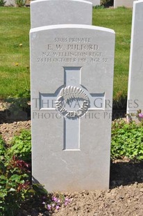 MONT HUON MILITARY CEMETERY, LE TREPORT - PULFORD, ERNEST WILLIAM