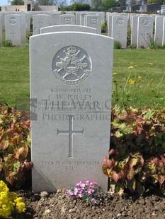 MONT HUON MILITARY CEMETERY, LE TREPORT - PULLEY, CHARLES WILLIAM