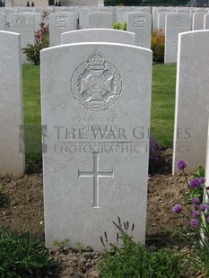 MONT HUON MILITARY CEMETERY, LE TREPORT - PURCELL, G