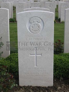 MONT HUON MILITARY CEMETERY, LE TREPORT - PURSELL, T H