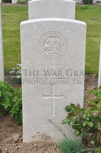 MONT HUON MILITARY CEMETERY, LE TREPORT - RANDALL, BERTRAM ARTHUR