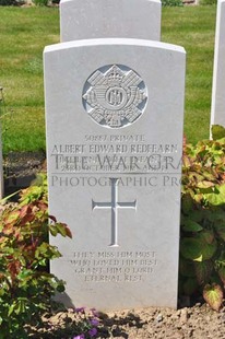 MONT HUON MILITARY CEMETERY, LE TREPORT - REDFEARN, ALBERT EDWARD