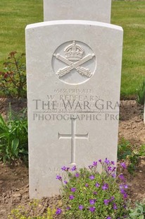 MONT HUON MILITARY CEMETERY, LE TREPORT - REDFEARN, WILLIAM