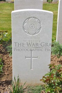 MONT HUON MILITARY CEMETERY, LE TREPORT - REEDER, W