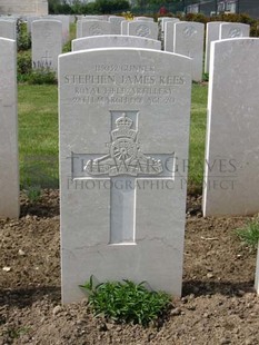 MONT HUON MILITARY CEMETERY, LE TREPORT - REES, STEPHEN JAMES