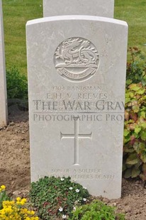 MONT HUON MILITARY CEMETERY, LE TREPORT - REEVES, ERNEST HENRY VICTOR