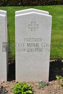 MONT HUON MILITARY CEMETERY, LE TREPORT - REICHE, FRIEDRICH