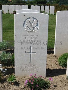 MONT HUON MILITARY CEMETERY, LE TREPORT - REID, FRANCIS JOSEPH