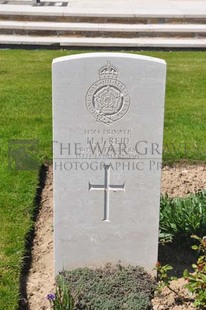 MONT HUON MILITARY CEMETERY, LE TREPORT - REID, H J