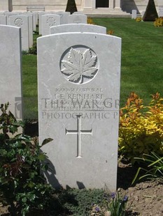 MONT HUON MILITARY CEMETERY, LE TREPORT - REINHART, I E