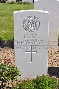 MONT HUON MILITARY CEMETERY, LE TREPORT - RHODES, H