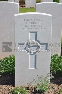 MONT HUON MILITARY CEMETERY, LE TREPORT - RIDDELL, JOHN