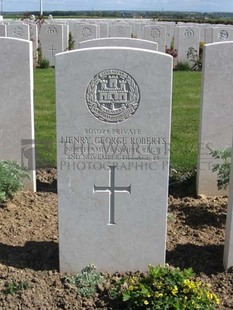 MONT HUON MILITARY CEMETERY, LE TREPORT - ROBERTS, HENRY GEORGE