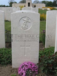 MONT HUON MILITARY CEMETERY, LE TREPORT - ROBERTS, WILLIAM