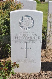 MONT HUON MILITARY CEMETERY, LE TREPORT - ROBERTSON, HERBERT NEVILLE