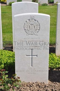 MONT HUON MILITARY CEMETERY, LE TREPORT - ROBERTSON, JOHN