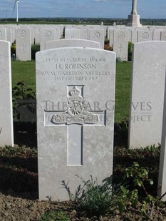 MONT HUON MILITARY CEMETERY, LE TREPORT - ROBINSON, H