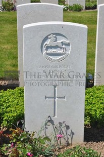 MONT HUON MILITARY CEMETERY, LE TREPORT - ROFFEY, R