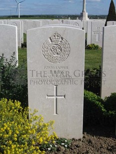 MONT HUON MILITARY CEMETERY, LE TREPORT - ROSS, J