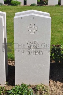 MONT HUON MILITARY CEMETERY, LE TREPORT - RUPP, VIKTOR