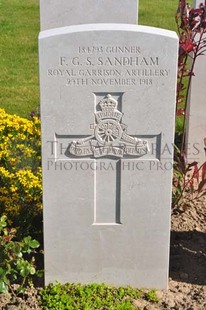 MONT HUON MILITARY CEMETERY, LE TREPORT - SANDHAM, F G S