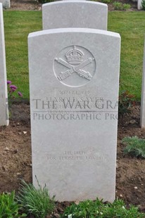 MONT HUON MILITARY CEMETERY, LE TREPORT - SAYER, HAROLD