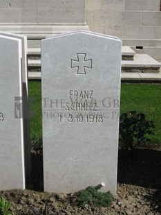 MONT HUON MILITARY CEMETERY, LE TREPORT - SCHMITZ, FRANZ