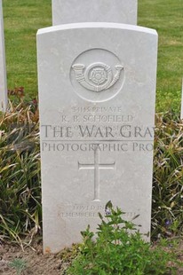 MONT HUON MILITARY CEMETERY, LE TREPORT - SCHOFIELD, ROBERT BLACKBURN