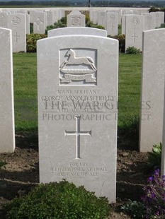 MONT HUON MILITARY CEMETERY, LE TREPORT - SCHOLEY, GEORGE ARNOLD