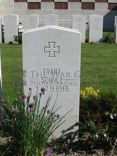 MONT HUON MILITARY CEMETERY, LE TREPORT - SCHULZ, FRANZ